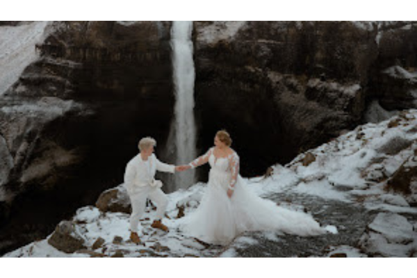 Ást og Hraun Iceland Elopement Photographer